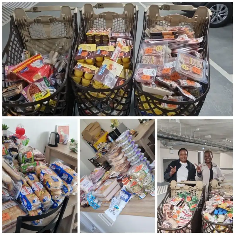 Paniers de denrées préparés pour une distribution solidaire