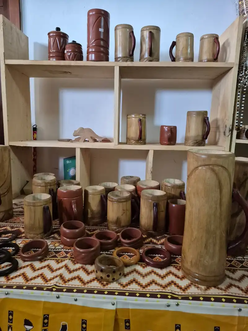 Poteries et objets artisanaux